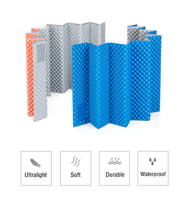 Envío rápido Logotipo personalizado portátil de espuma flexible impermeable almohadilla duradera para dormir con cubierta de aluminio alfombras de campamento