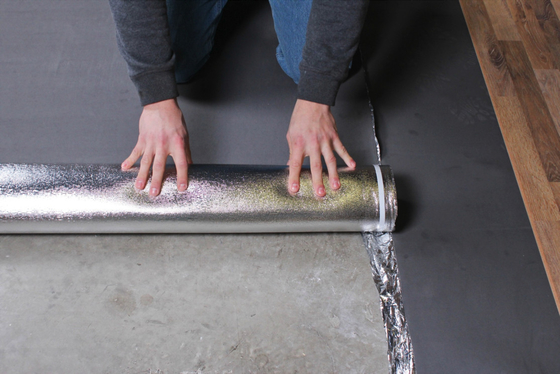 Espuma de PE de alta densidad con papel de aluminio reflectante en el lado aislante bajo alfombras laminado o vinilo