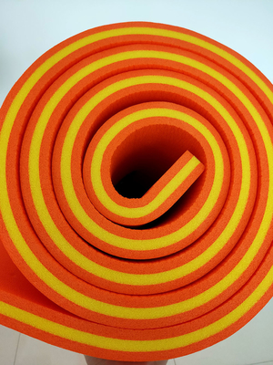 OEM Durabilidad XPE Espuma de agua para exteriores Color llamativo para la piscina del parque acuático
