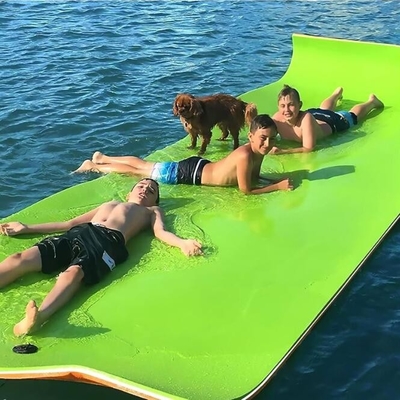 Durabilidad Comodidad para exteriores XPE Pad de espuma manta flotante impermeable a las lágrimas color llamativo para exteriores