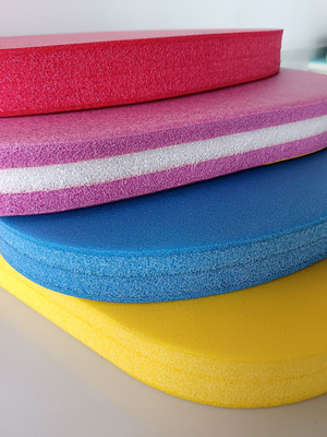Alta calidad baja densidad IXPE cojín impermeable de venta caliente tablero de surf tablero de carrocería almohadilla de espuma flotante material de espuma XPE
