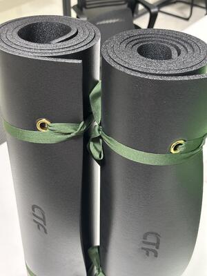 Colchón de aire ligero, impermeable y cómodo para acampar, almohadilla de aire suave y acolchada portátil con correas ajustables para el hombro, ideal para actividades al aire libre, senderismo, mochilero y viajes