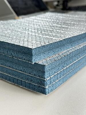 Polyolefinas de celda semi abierta PO espuma acústica con capa de papel de aluminio y respaldo adhesivo Placas de aislamiento de reducción de ruido de primera calidad resistentes al fuego y fáciles de instalar para sistemas de ventilación