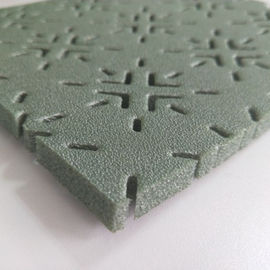 Pad de choque de césped artificial de celda cerrada de 33 kg/m3 a prueba de golpes