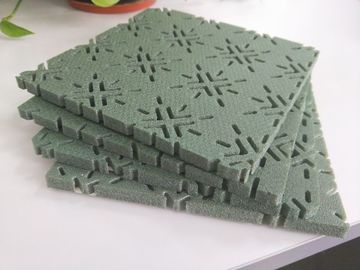 Pad de choque de césped artificial de celda cerrada de 33 kg/m3 a prueba de golpes